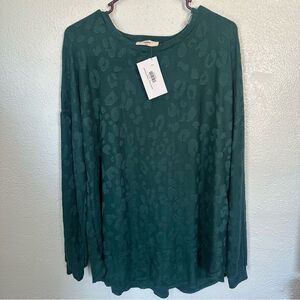 Entro XL Emerald Green Long Sleeve Leopard Print Long Sleeve Lightweight Sweater
